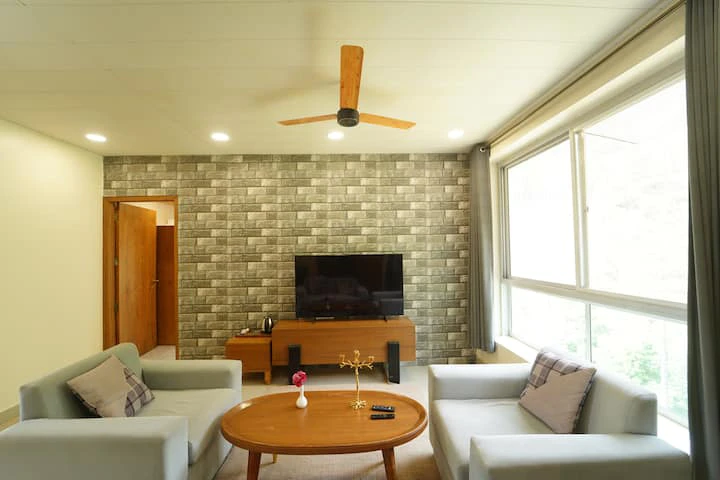 Opulent Family Suite - Living Room